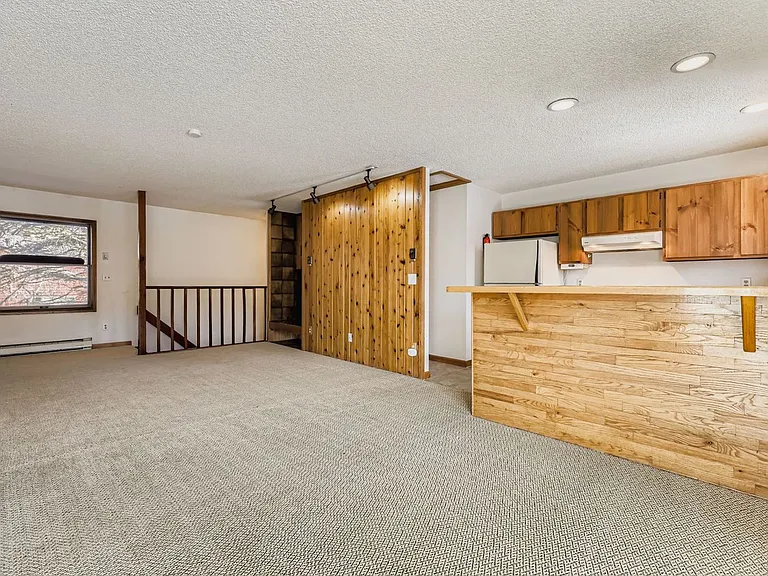 345 N Chipmunk Cir — Photo 5