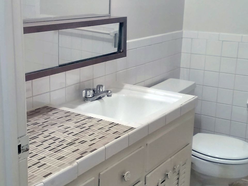 1st image of 431 W 87th Ter #431
