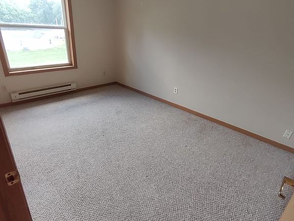 4th image of 124 Earl St APT 12