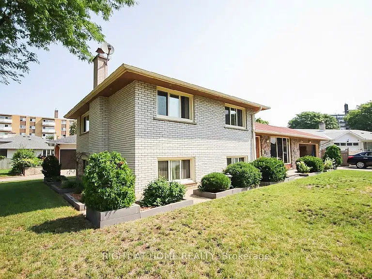 1 Cotillion Ct — Photo 3