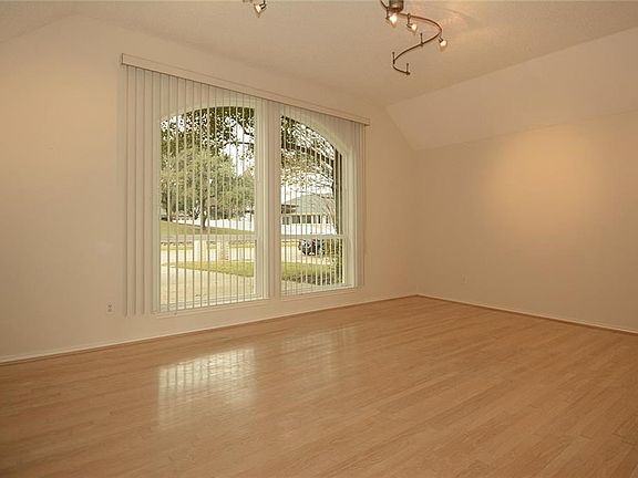 5th image of 5120 Plantation Ln