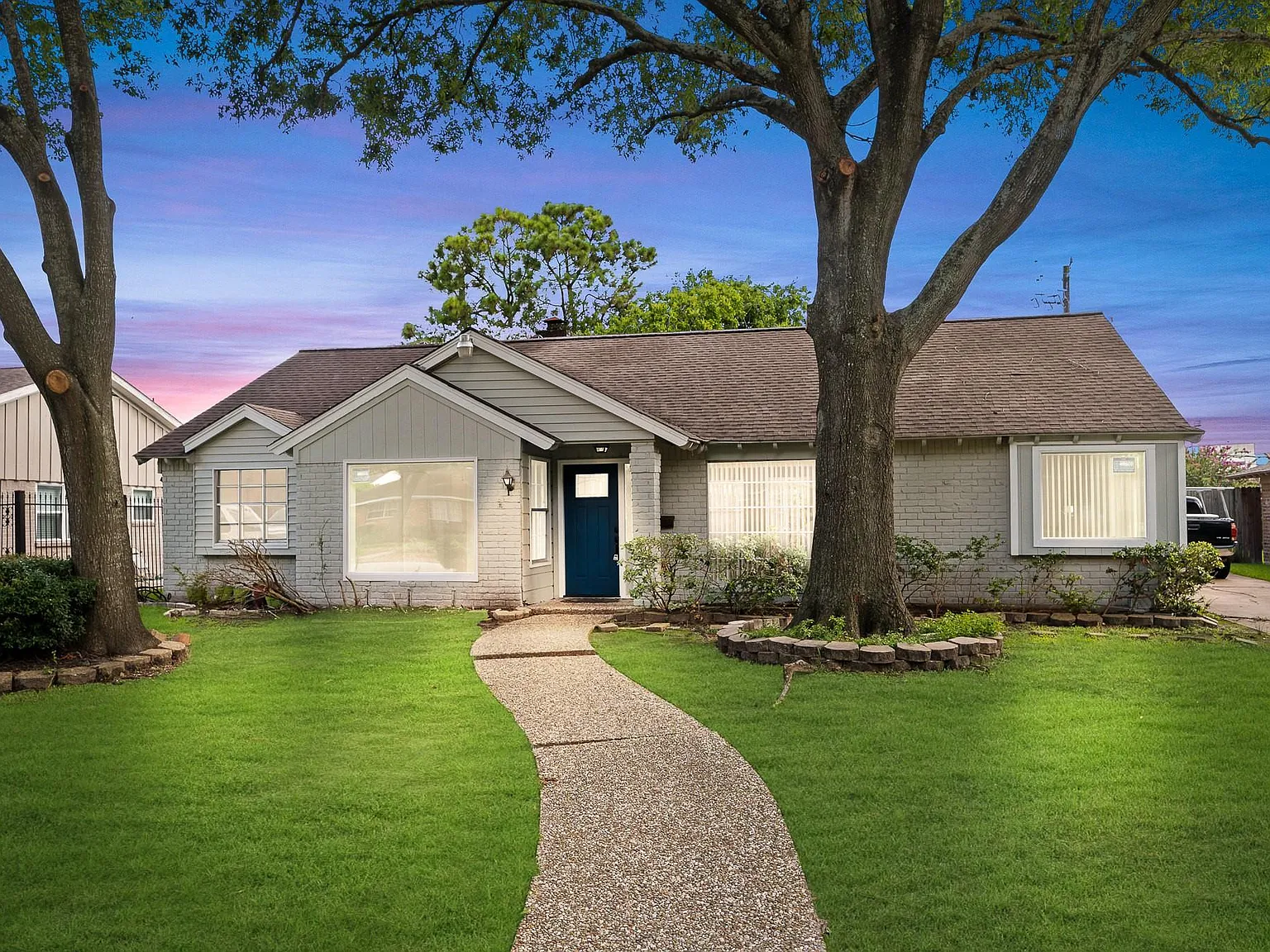 3 bed, 2.5 bath, 2048 sqft, $2,600 — Photo 3