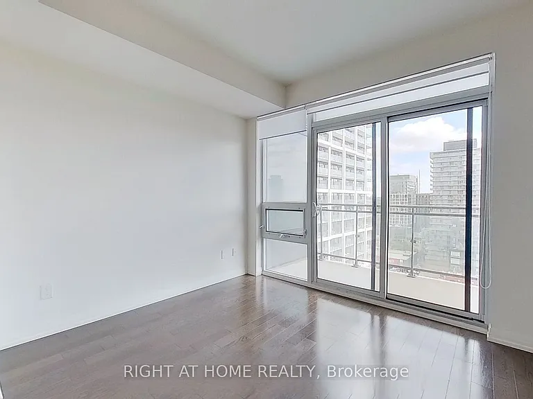 460 Adelaide St E #1123 — Photo 10