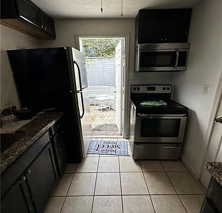 4th image of 230 SW 14th St #230G