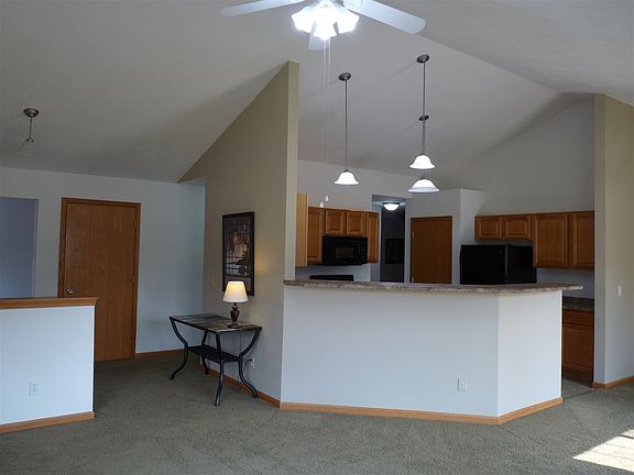 5th image of 219 Lily Ln