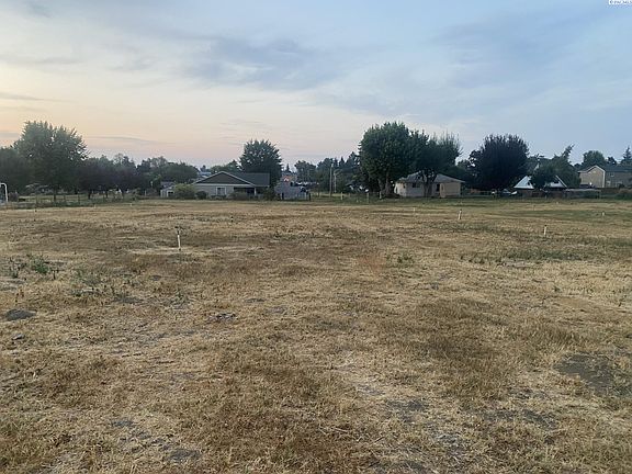 5th image of 1718 W King St Lot A