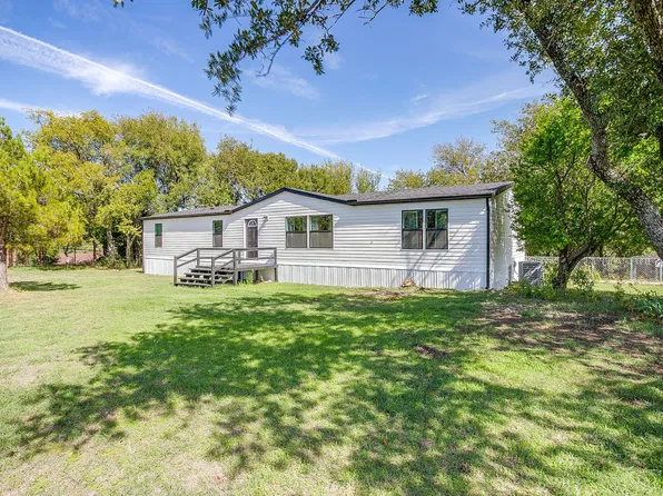 116 N Skyline Ct, Cresson, TX 76035