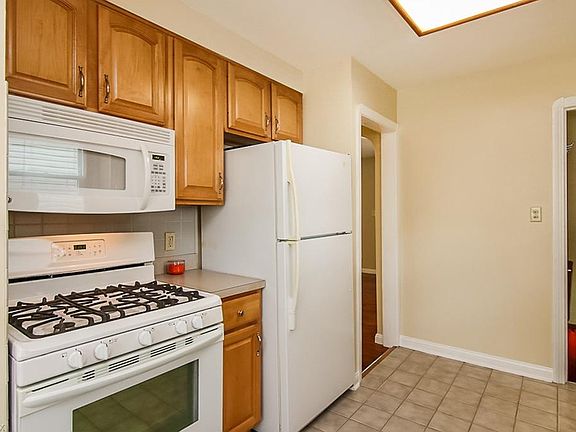 4th image of 5721 Delora Ave