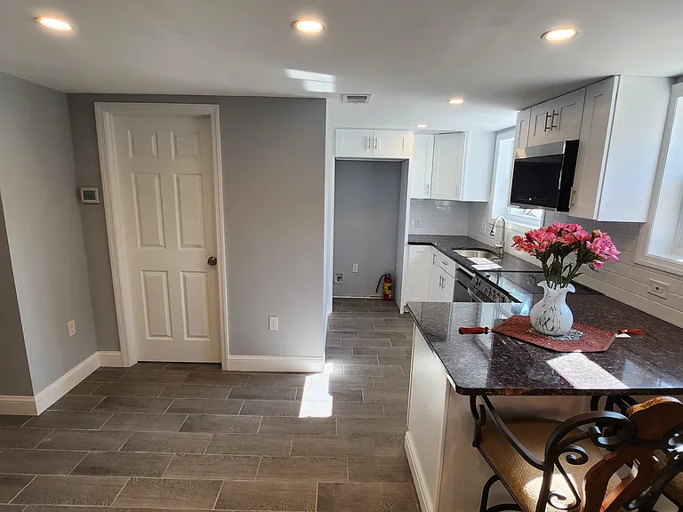 53 Willow Ave #HSE — Photo 6