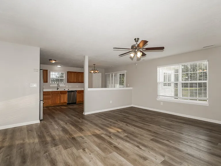 152 Heartwood Hl — Photo 3