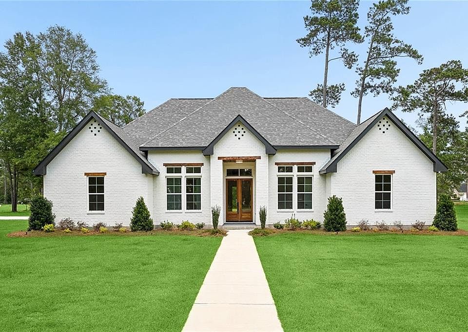 1st image of 7220 The Woods Ave