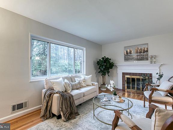 2nd image of 3054 Shadeland Dr
