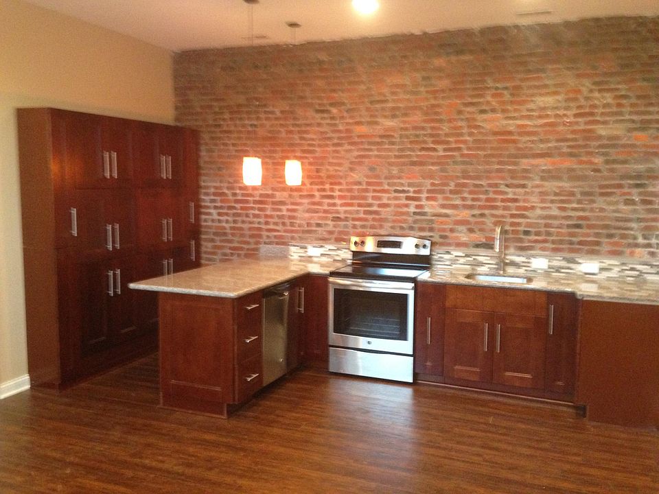 1st image of 705 1/2 E Long St