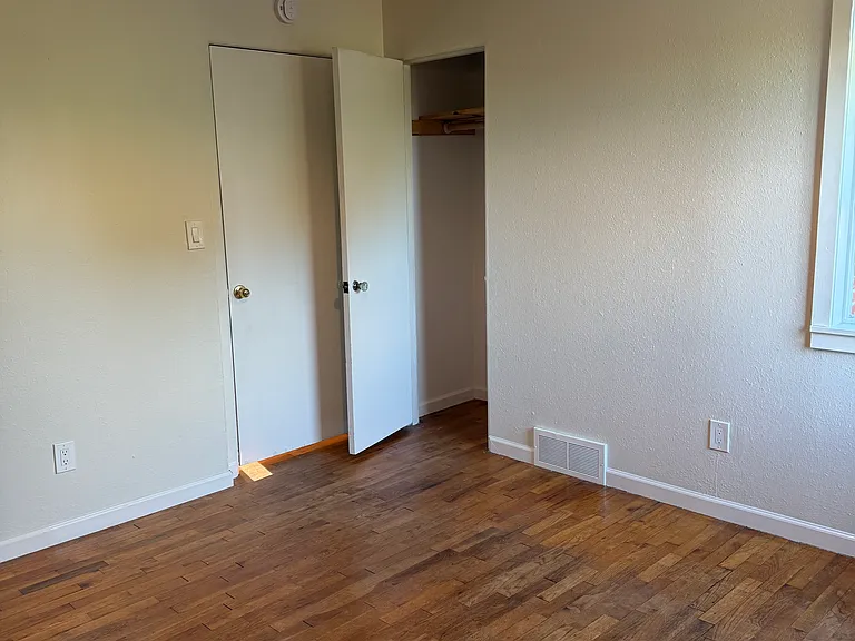 732 S Monroe St — Photo 17