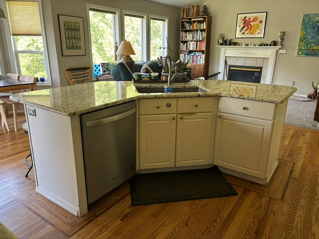 3 bed, 2.5 bath, 1901 sqft, $1,450 — Photo 4