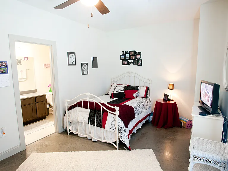 1158 Virginia St — Photo 3