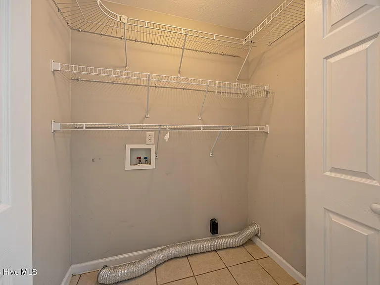 435 Northrop Pl — Photo 18