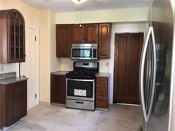 3rd image of 4571 S Hills Dr