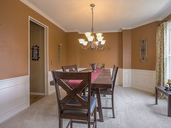5th image of 14763 Eby St
