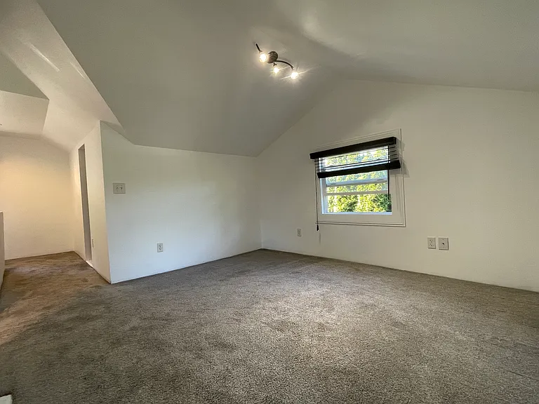 210 8th St SE — Photo 20