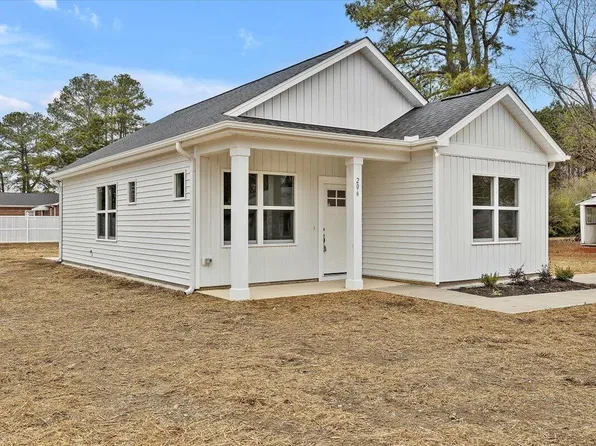 206 3rd St, Erwin, NC 28339