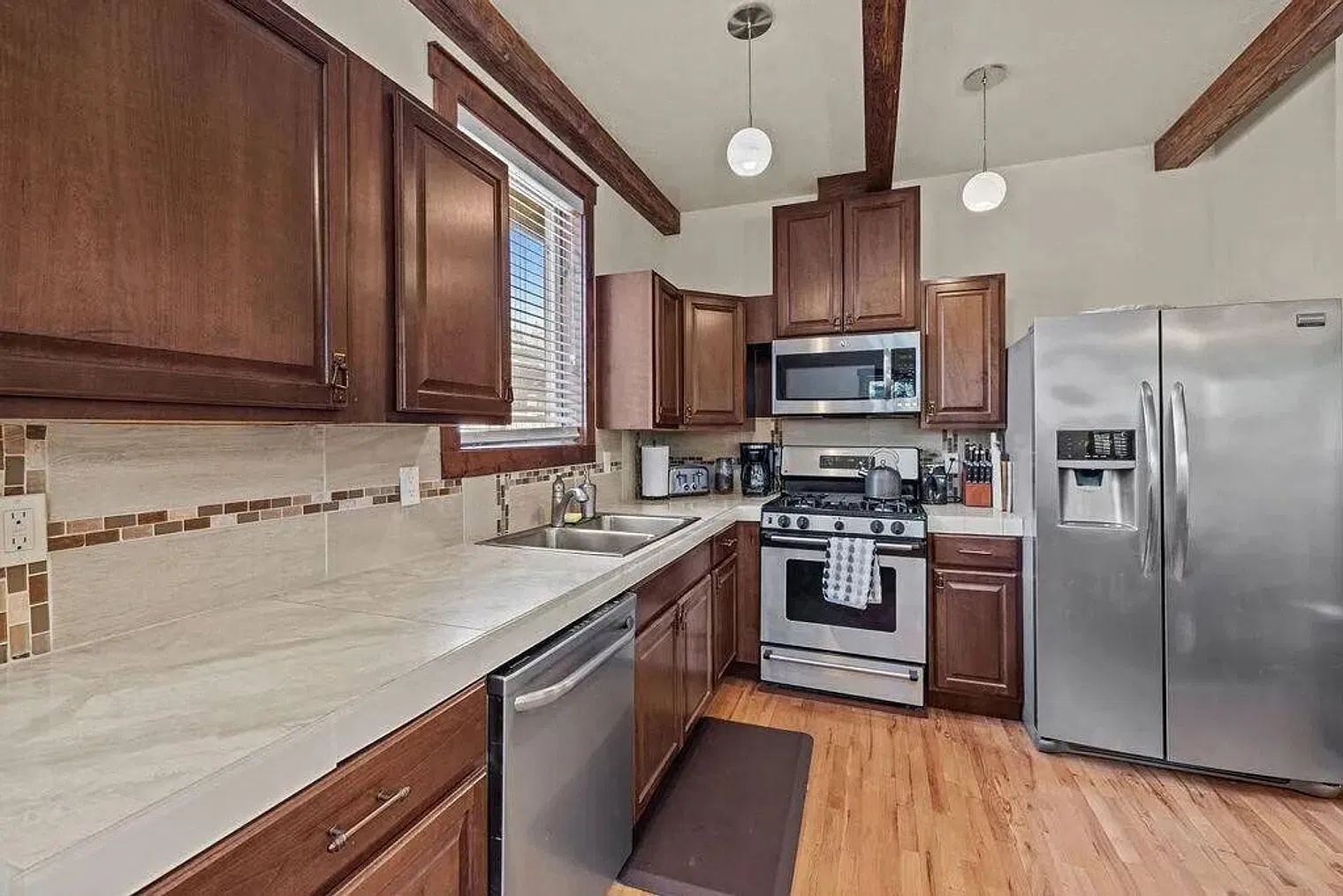 2 bed, 1.0 bath, 850 sqft, $3,780 — Photo 4