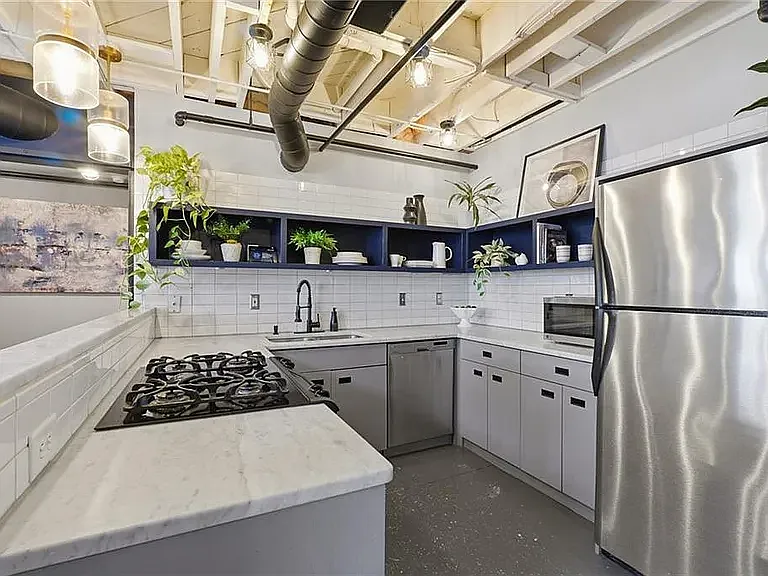 820 Dekalb Ave NE #11 — Photo 7
