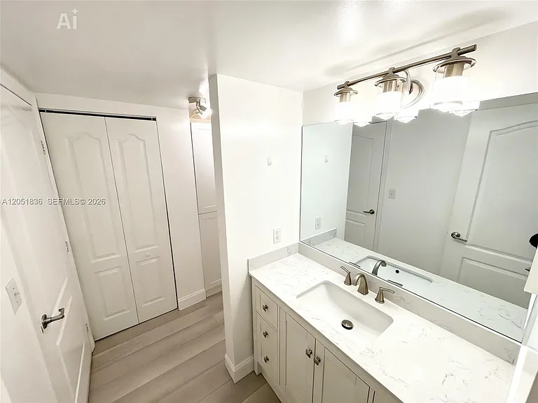 280 SW 20th Rd #504 — Photo 14