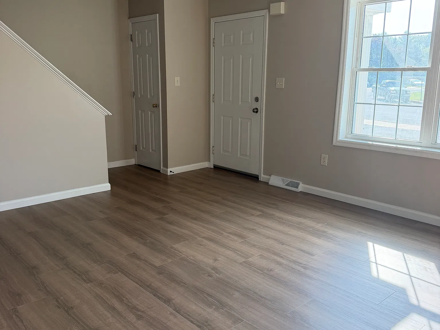 3 bed, 1.5 bath, 1200 sqft, $1,950 — Photo 4