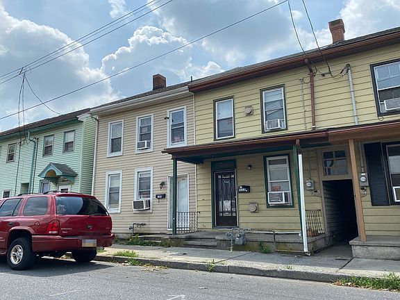 2nd image of 1030 Guilford St