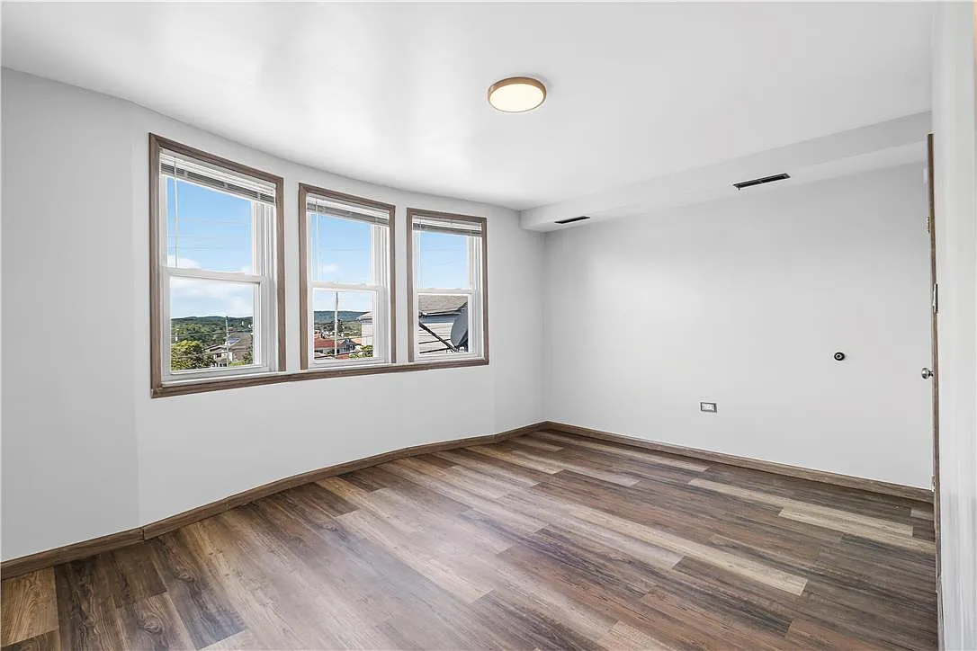 1 bed, 1.0 bath, $1,100 — Photo 4