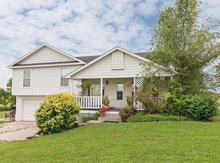 17590 190th St, Tonganoxie, KS 66086