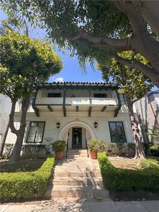 137 S Roxbury Dr, Beverly Hills, CA, 90212