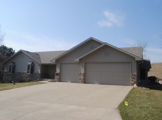1407 Orbit Dr, Hinton, IA 51024