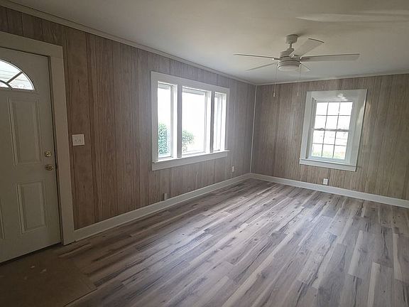 3rd image of 403 Old Morrison Rd