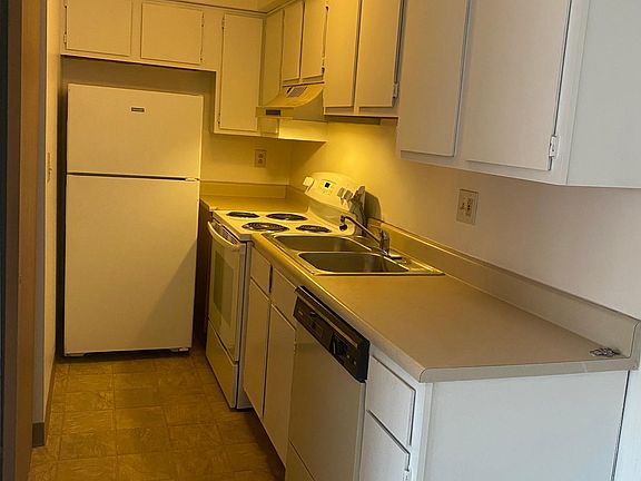5th image of 55 Broad Meadows Blvd #205
