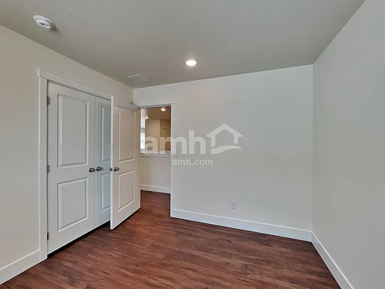 1320 N Alderleaf Ave — Photo 24
