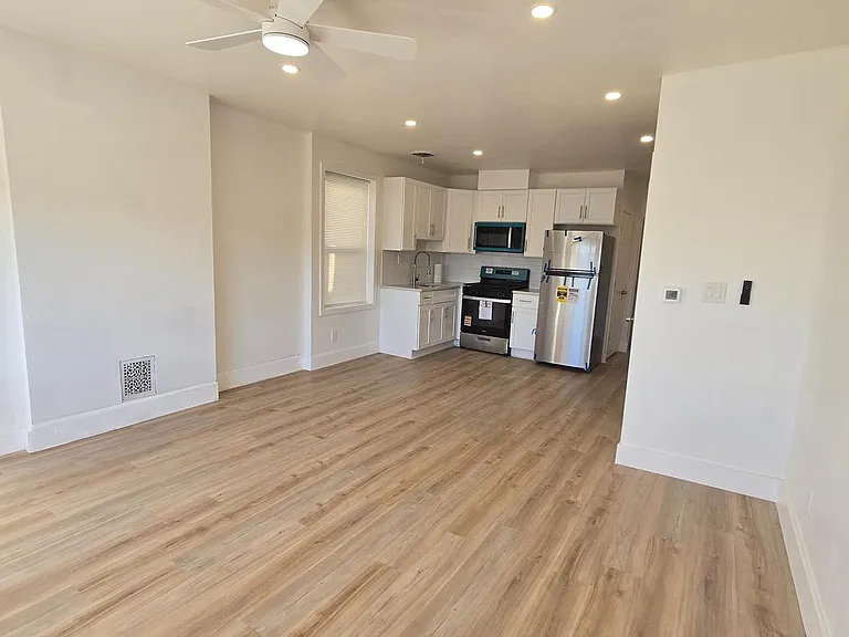 5211 Ridge Ave #3 — Photo 4