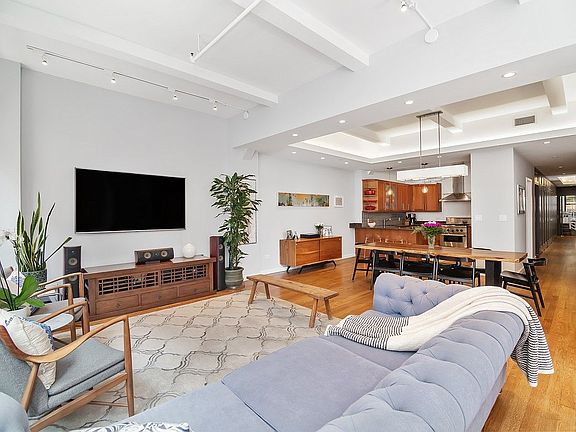5th image of 9 W 20th St Floor 7