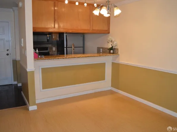 377 Mandarin Dr APT 112, Daly City, CA 94015