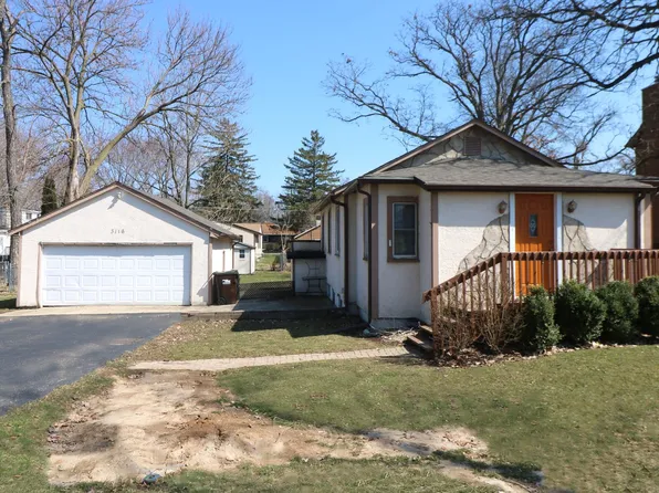 3116 Cedar Ter, Island Lake, IL 60042