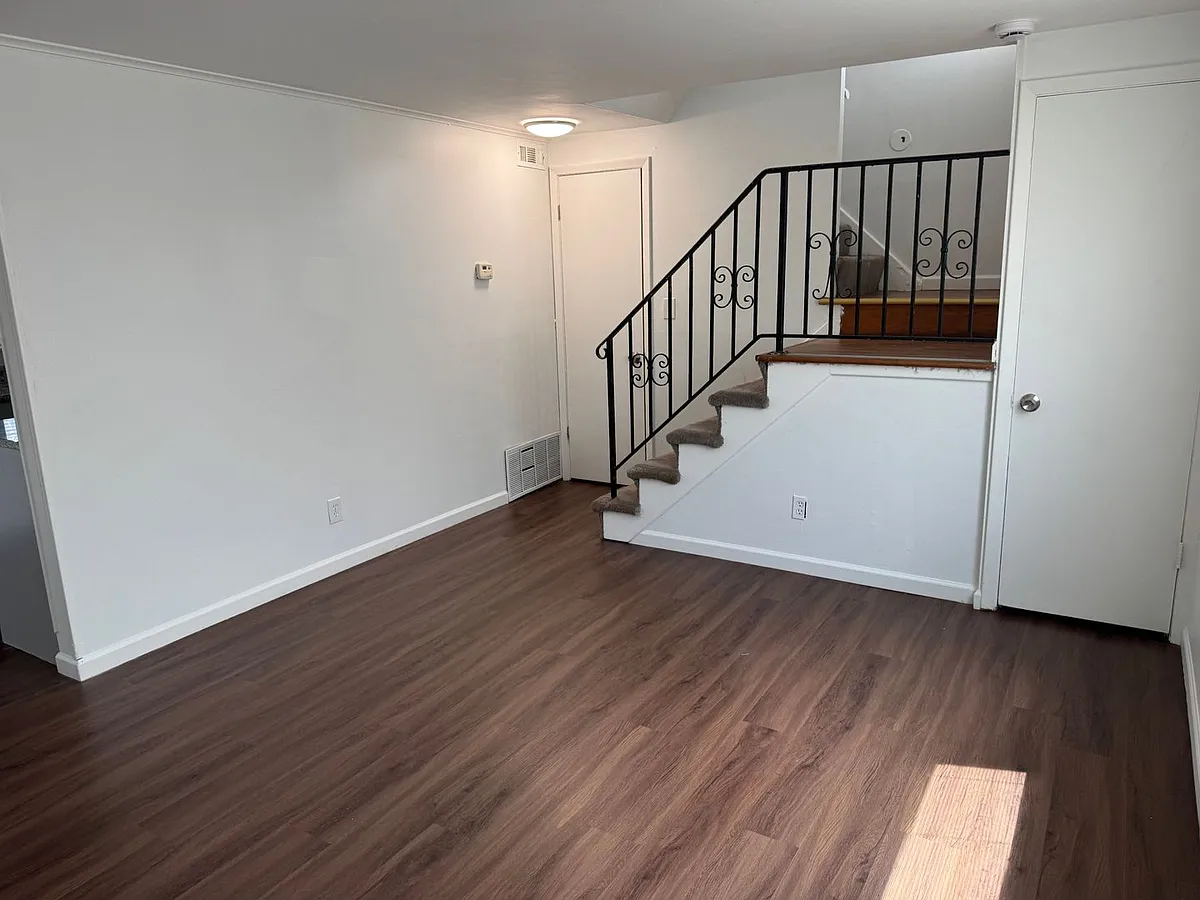 Building Photo - 5090-5092 Beacon Hill Ct
