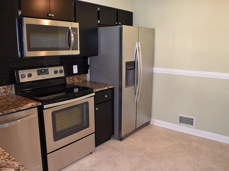 1462 Tallberry Dr — Photo 14