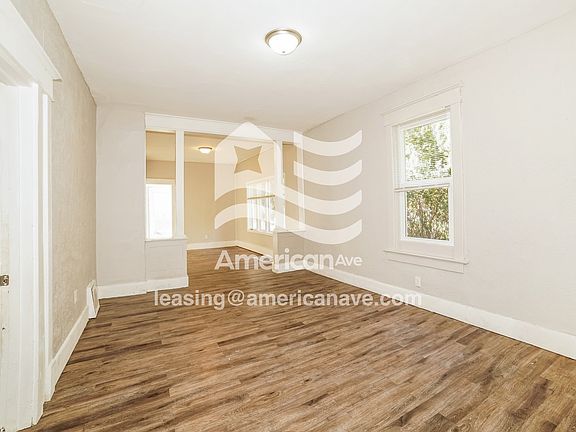 1346875_003_wm_-_living_room_13322471.jpg