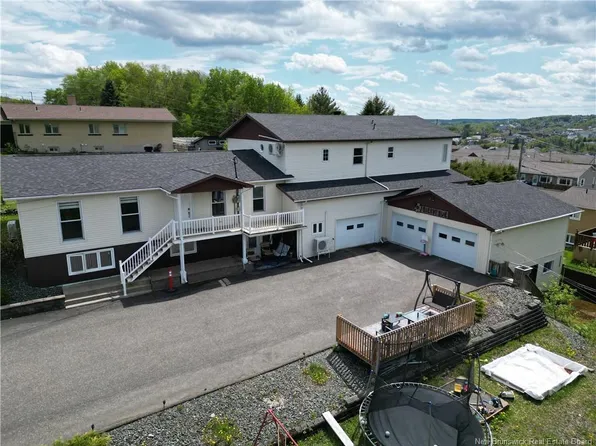 315 Bernier St, Grand Falls, NB E3Y 1E2