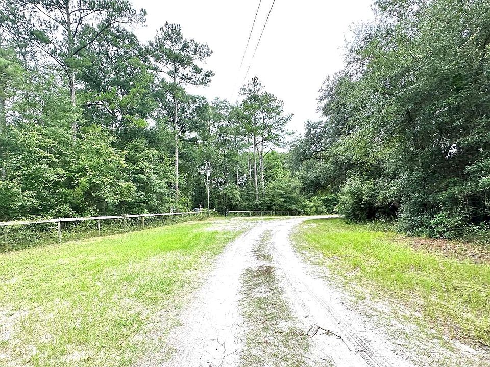 2nd image of 59/60 NE Laurie Ln