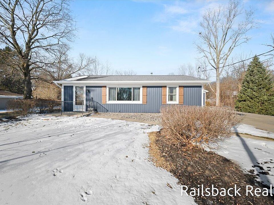 1st image of 4901 Pinedell Ave NE