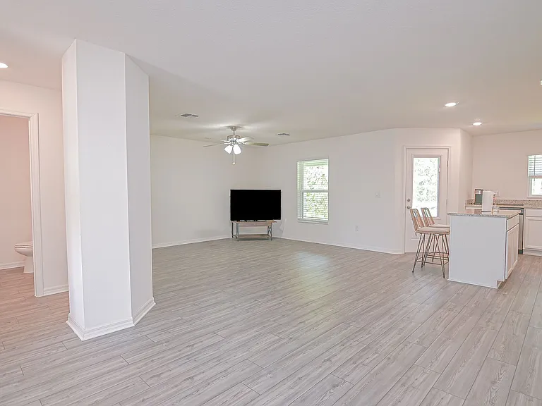 695 Bay Leaf Dr #MAIN — Photo 9