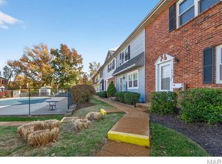 2550 Grayland Walk, Saint Louis, MO
