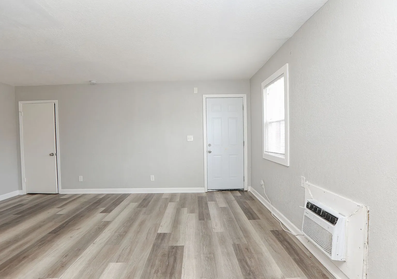 1419 Goff Street — Photo 3